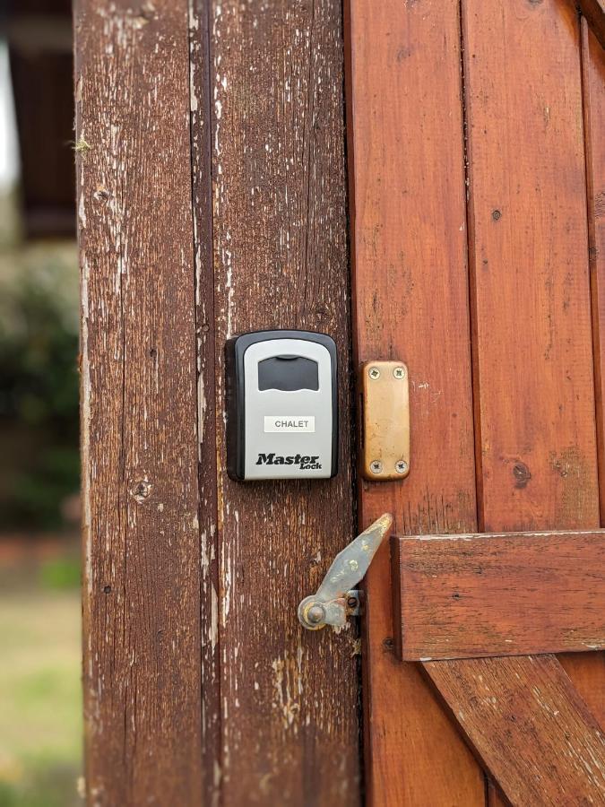 Au Petit Chalet D'Illiers Combray - Salle D'Eau Uniquement エクステリア 写真